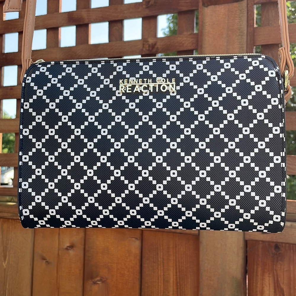 🍁Kenneth Cole Reaction Black White Diamond Pattern Vegan Faux Leather Crossbody